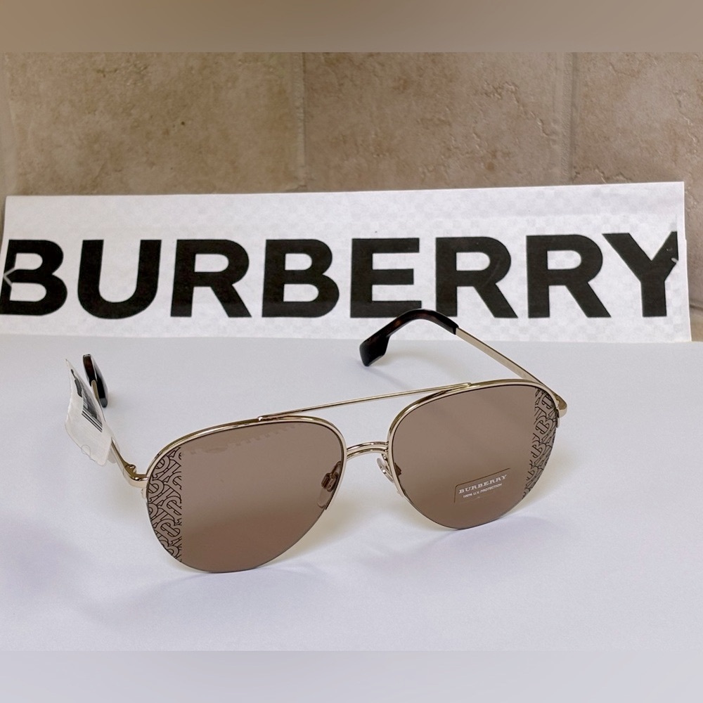 New Burberry BE3113 1109/93 Ferry Light gold. Top black Aviator Sunglasses